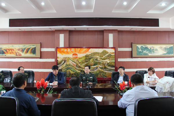 隴南軍分區政委時鎮一行到隴運集團公司調研“雙擁”工作