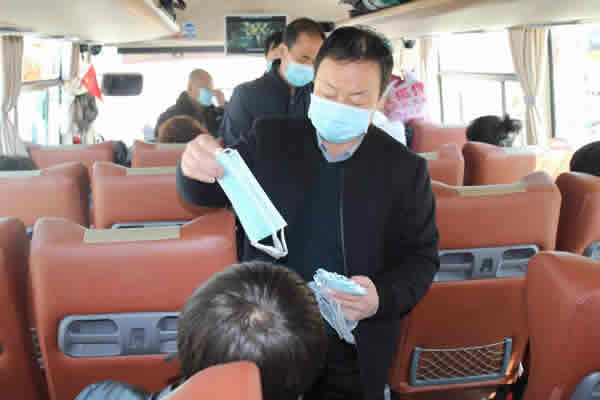 隴運集團開展定制（包車）業務 助力企業復工復產