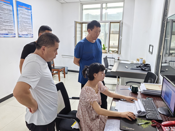 【三抓三促進行時】隴運集團成縣客運公司扎實開展“兩客一危”車輛動態監控專項整治工作